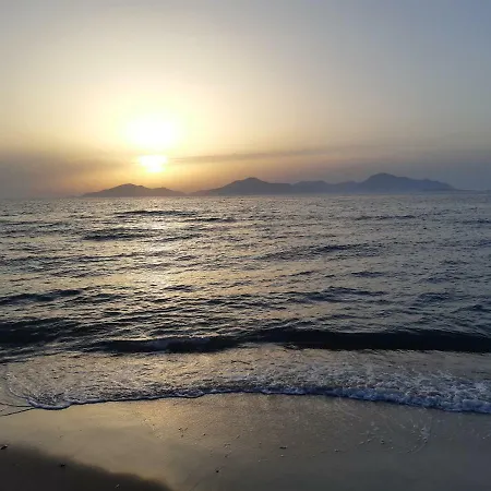 Swan House Panoramic View - Near The Sea Vakantiehuis Zipárion