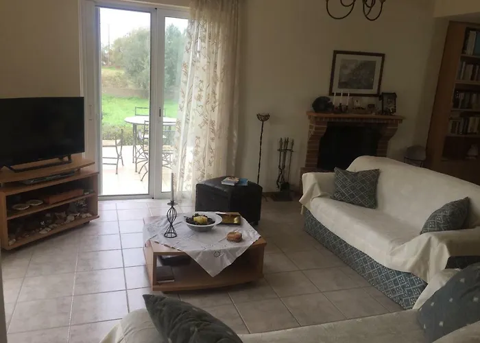 Swan House Panoramic View - Near The Sea 펜션 Zipárion