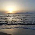 Swan House Panoramic View - Near The Sea Case de vacanță Zipárion
